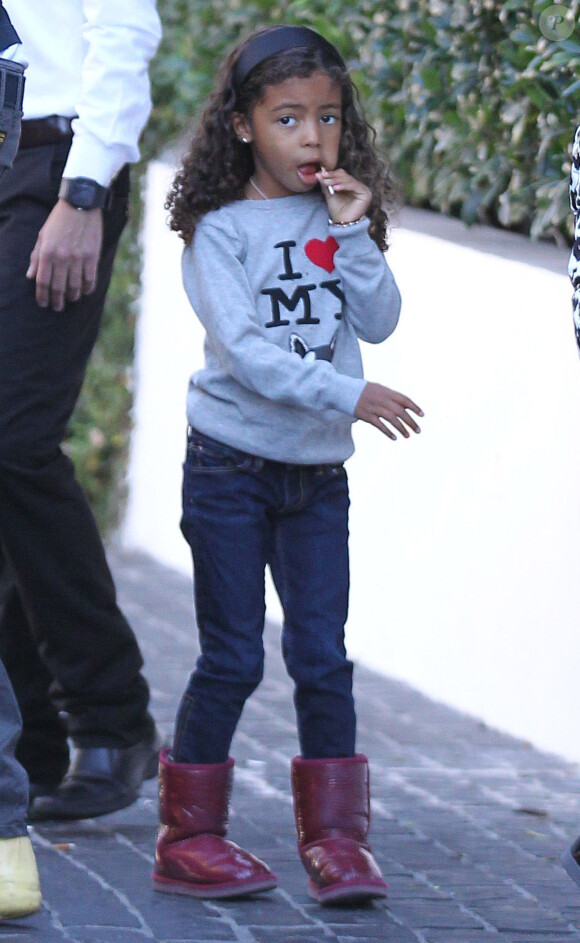 Exclusif – Lou, 4 ans, se rend au restaurant Cecconi's avec son père le chanteur Seal. Los Angeles, le 14 décembre 2013.