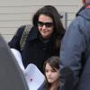 Katie Holmes passe prendre sa fille Suri pour son dernier jour d'école à New York, le 20 décembre 2013.