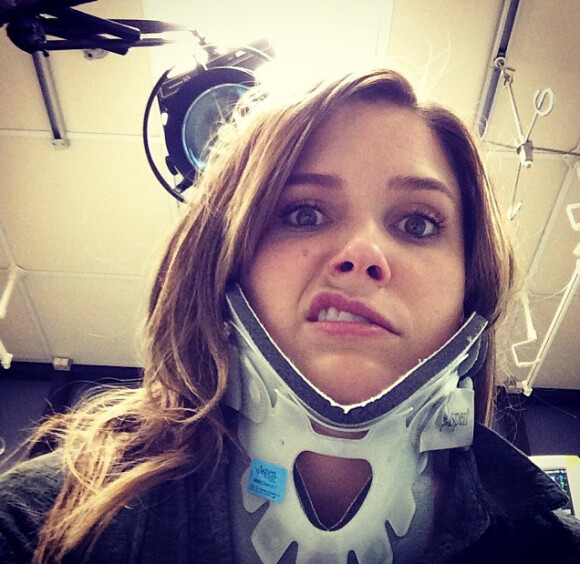 Sophia Bush, blessée sur le tournage de Chicago PD, poste une photo d'elle, minerve au cou.