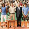 Stefan Edberg lors de la cérémonie de remise du trophée à Roland-Garros en 2006, à l'issue de la finale entre Rafael Nadal et Roger Federer