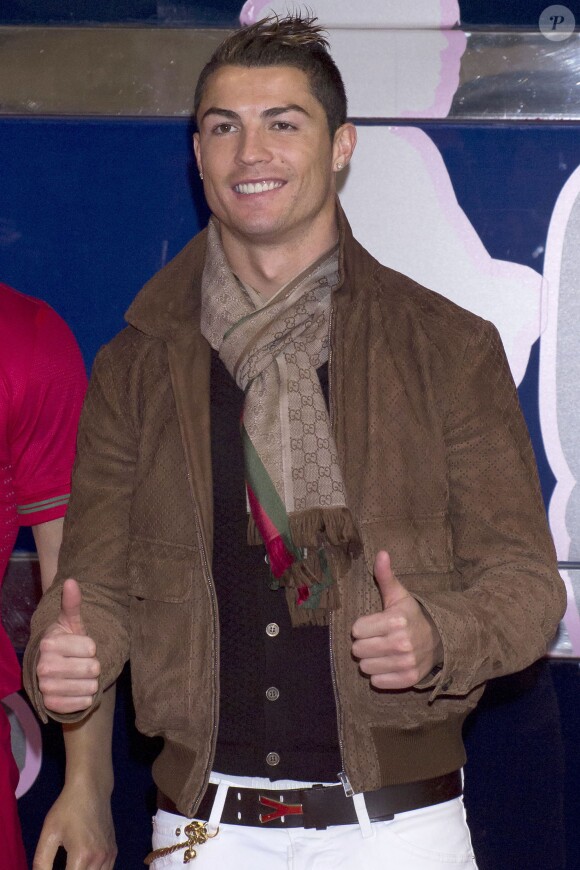 Cristiano Ronaldo dévoile son double de cire à Madrid le 7 décembre 2013