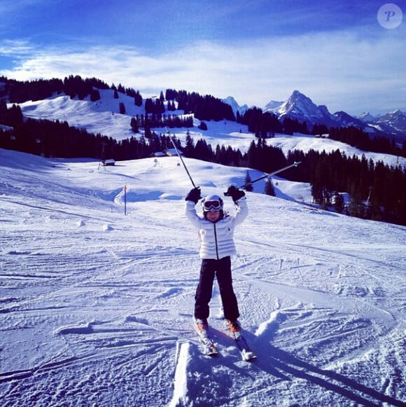 Pendant les fêtes de Noël, Jade et Joy, les enfants de Johnny et Laeticia Hallyday, ont pu faire du ski à Gstaadt.