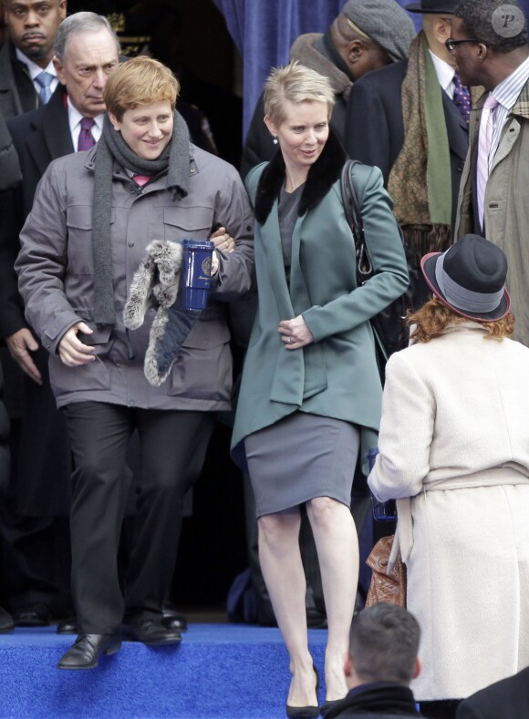 Cynthia Nixon et sa femme Christine Marinoni lors de l'intronisation de Bill de Blasio, à New York, le 1er janvier 2014.