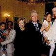 Bill de Blasio, sa femme Chirlane et leurs enfants en compagnie de Bill et Hillary Clinton.