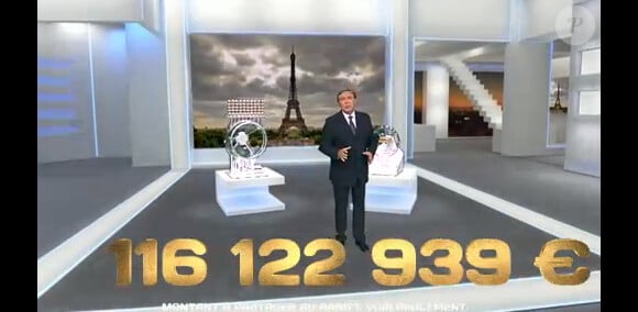 Jean-Pierre Foucault annonce un formidable jackpot, à la présentation de l'Euromillions sur TF1, le vendredi 3 janvier 2014.