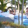 Exclusif - Demi Moore batifole sur le sable avec son nouvel et jeune amoureux Sean Friday du groupe Dead Sara, à Cancun au Mexique le 30 décembre 2013