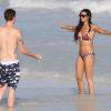 Exclusif - Demi Moore batifole sur le sable avec son nouvel et jeune amoureux Sean Friday du groupe Dead Sara, à Cancun au Mexique le 30 décembre 2013