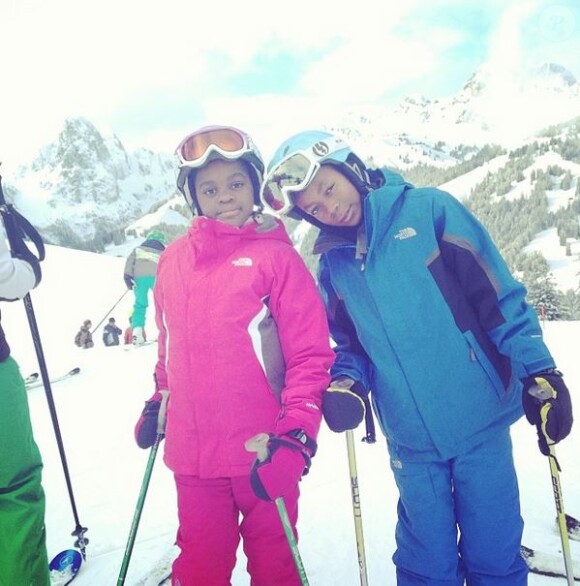 David et Mercy, les enfants adoptifs de Madonna, dans les Alpes, le 30 décembre 2013.