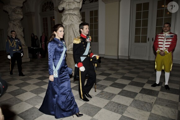 La princesse Mary et le prince Frederik de Danemark lors de la deuxième des trois réceptions officielles pour le nouvel an, à Christiansborg, Copenhague, le 6 janvier 2014