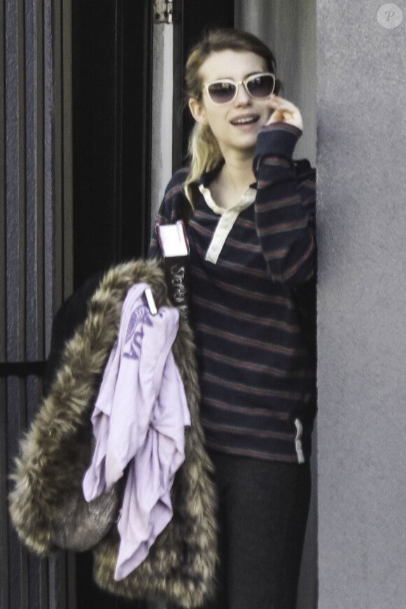 Exclusif - Emma Roberts sans sa bague de fiançailles à la Nouvelle-Orléans, le 9 janvier 2014