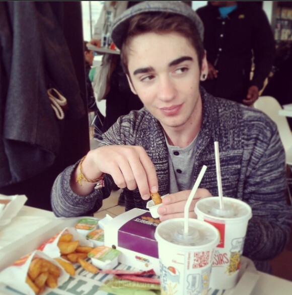 Thomas, grand ami de Sophie-Tith, dans un fast-food, en décembre 2013.