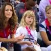 Lady Louise Windsor avec Kate Middleton et la comtesse Sophie de Wessex le 30 août 2012 lors des Jeux paralympiques de Londres