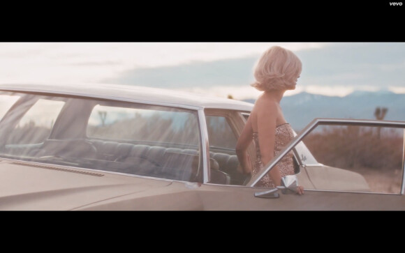 Image extraite du clip menteur d'Emilie Simon, écrit et réalisé par Emilie Simon, premier extrait de l'album "Mue" attendu le 10 mars 2014.