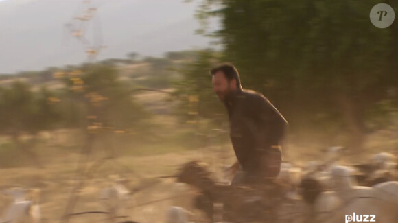 Les premières images de Mélissa Theuriau dans Rendez-vous en terre inconnue, présentée par Frédéric Lopez, le 21 janvier 2014 sur France 2
