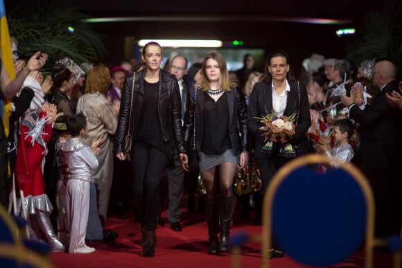 Pauline Ducruet, Camille Gottlieb, et Stéphanie de Monaco arrivent le 19 janvier 2014 pour une représentation du 38e Festival International du Cirque de Monte-Carlo.