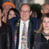 Pauline Ducruet et Camille Gottlieb, filles de la princesse Stéphanie, avec leur oncle le prince Albert II de Monaco le 19 janvier 2014 pour une représentation du 38e Festival International du Cirque de Monte-Carlo.