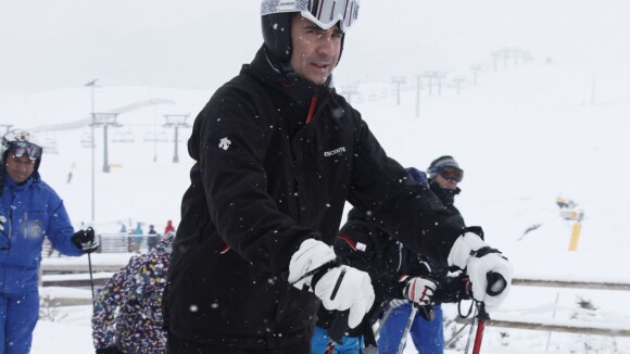 Felipe d'Espagne : Détente au ski, loin du palais, du scandale... et de Letizia