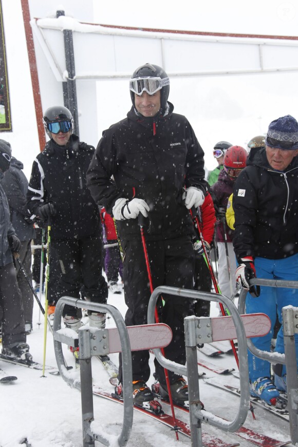 Le prince Felipe d'Espagne fait du ski dans la station de Formigal en Espagne le 19 janvier 2014.