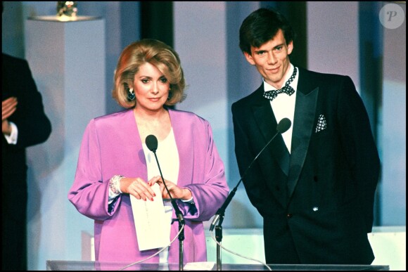 Catherine Deneuve et son fils Christian Vadim lors de la cérémonie des César 1985