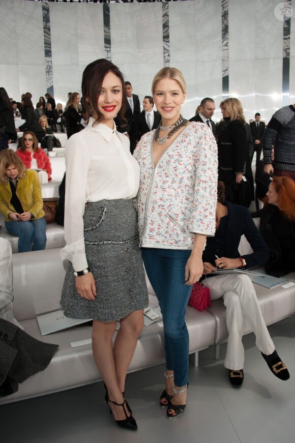 Olga Kurylenko et Elena Perminova assistent au défilé Chanel haute couture printemps-été 2014 au Grand Palais. Paris, le 21 janvier 2014.