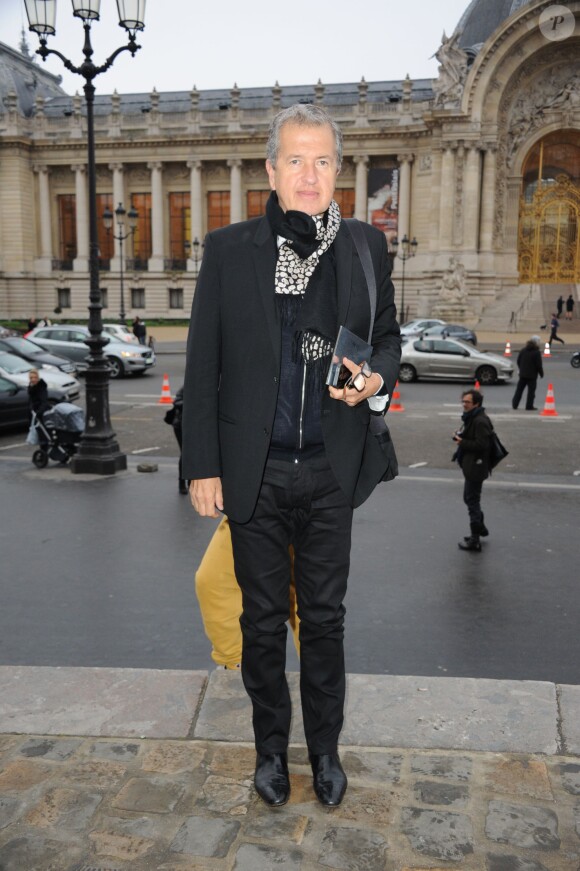 Mario Testino arrive au Grand Palais pour assister au défilé Chanel haute couture printemps-été 2014. Paris, le 21 janvier 2014.
