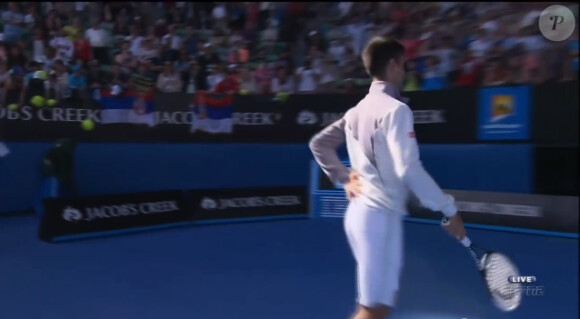 Novak Djokovic imite son entraîneur Boris Becker le 19 janvier 2014 lors de l'Open d'Australie à Melbourne