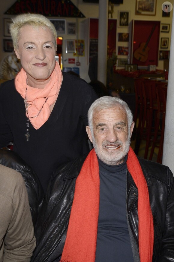 Exclusif - La patronne du restaurant - Jean-Paul Belmondo déjeune avec Marcel Campion à La chope des puces de Saint-Ouen, le 19 janvier 2014.