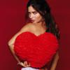 Victoria's Secret et son ambassadrice Adriana Lima, prêts pour la Saint-Valentin.