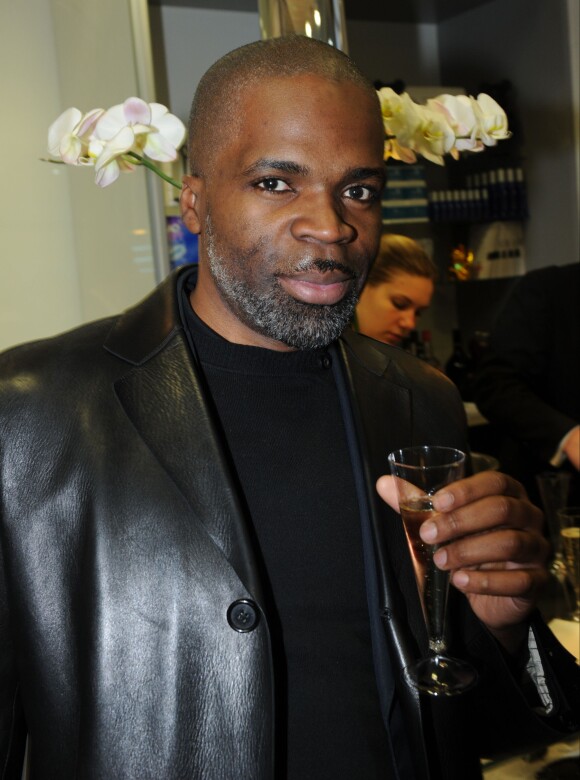 Le chanteur Ménélik lors de l'inauguration de la boutique "I Love Optic" à Paris le 14 janvier 2014