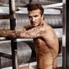 David Beckham, musclé, tatoué et en sous-vêtements pour la nouvelle campagne de David Beckham Bodywear pour H&M.