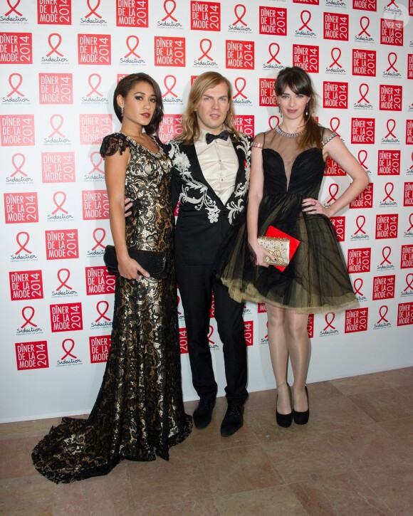 Joséphine Jobert, Christophe Guillarmé et Sarah Barzyk assistent au Dîner de la mode contre le sida, au pavillon d'Armenonville. Paris, le 23 janvier 2014.