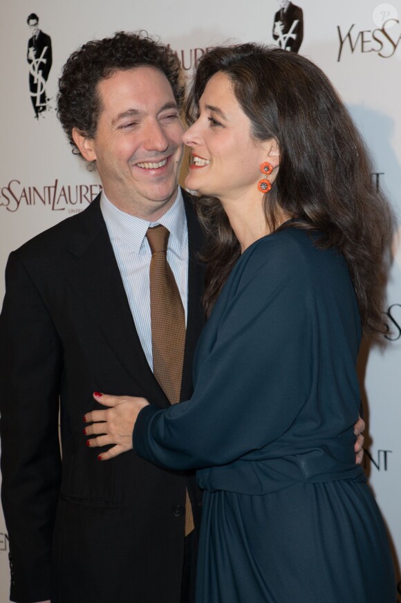 Guillaume Gallienne et sa femme Amandine à Paris, le 19 décembre 2013.