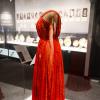 La robe de Michelle Obama, qu'elle portait au deuxième gala d'investiture de son mari Barack Obama, est exposée au Smithsonian Museum de Washington. 24 janvier 2014.