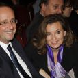  François Hollande et Valérie Trierweiler à la générale de la pièce Quadrille à Paris le 12 décembre 2011 