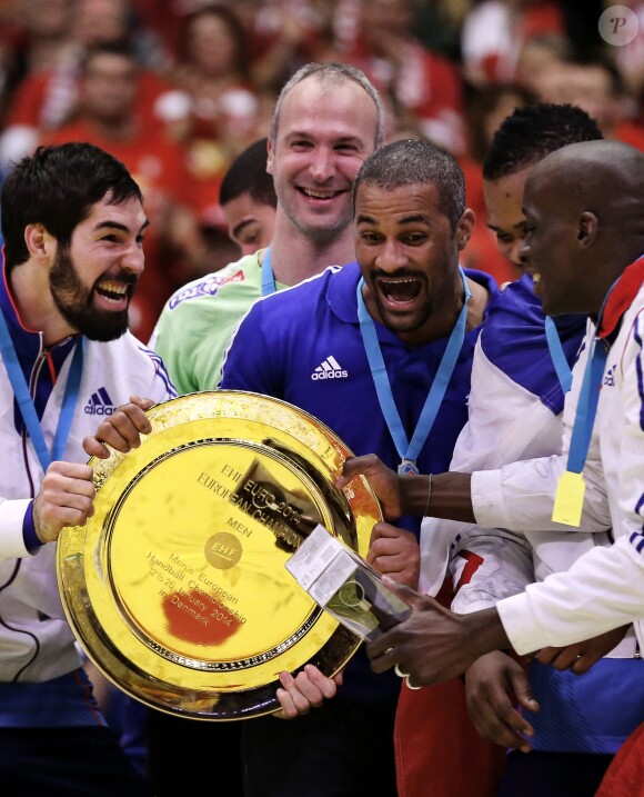 Nikola Karabatic, Thierry Omeyer, Didier Dinart après la victoire de l'équipe de France de handball, devenue championne d'Europe après avoir battu le Danemark en finale (41-32) à Herning, le 26 janvier 2014