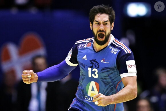 Nikola Karabatic après la victoire de l'équipe de France de handball, devenue championne d'Europe après avoir battu le Danemark en finale (41-32) à Herning, le 26 janvier 2014