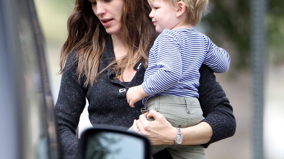 Jennifer Garner : Son fils Samuel s'éclate au parc avec sa maman poule