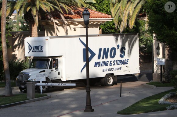 Un camion de déménageurs était aperçu devant l'ex-villa de Khloe Kardashian et Lamar Odom, dans le quartier de Los Angeles. Le 28 août 2013.
