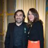 André Manoukian reçoit les Insignes de l'ordre des Arts et des Lettres des mains de la ministre de la Culture Aurélie Filippetti à Paris, le 29 janvier 2014.