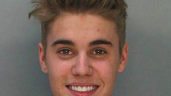 Justin Bieber : Derrière les barreaux, le bad boy convoité par une policière...