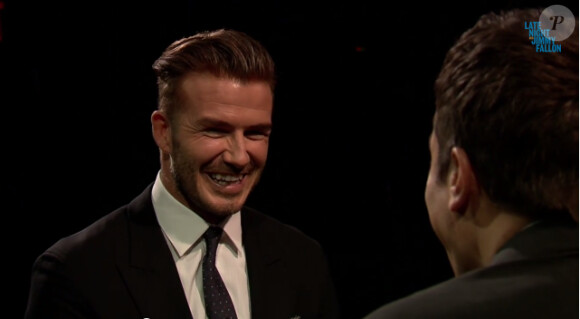 David Beckham, mort de rire devant Jimmy Fallon lors d'une partie de Egg Russian Roulette, sur le plateau du Late Night With Jimmy Fallon, le 31 janvier 2014