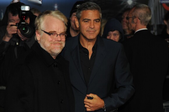 Philip Seymour Hoffman et George Clooney lors de l'avant-première des Marches du pouvoir à Londres le 19 octobre 2011