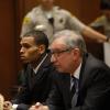 Chris Brown et son avocat Mark Geragos au tribunal de Los Angeles. Février 2013.
