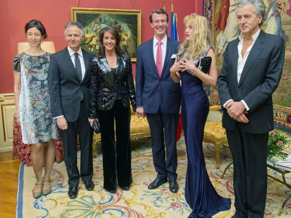 L'ambassadeur de France à Copenhague François Zimeray et sa compagne recevant la princesse Marie et le prince Joachim de Danemark ainsi qu'Arielle Dombasle et Bernard-Henri Lévy lors d'un dîner de gala à l'ambassade de France à Copenhague le 5 février 2014.