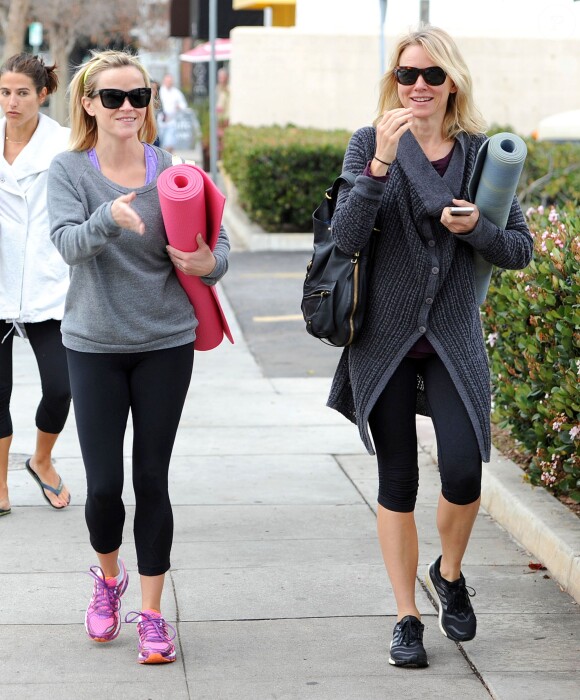 Naomi Watts et Reese Witherspoon à la sortie de leur cours de yoga à Brentwood, le 6 février 2014.