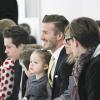 Une famille exemplaire et très mode ! David Beckham et ses enfants Harper, Romeo, Cruz et Brooklyn sont venus soutenir Victoria Beckham lors de la présentation de sa collection automne/hiver 2014 à New York le 9 février 2014