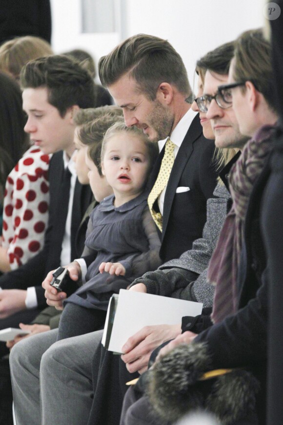 David Beckham et ses enfants Harper, Romeo, Cruz et Brooklyn sont venus soutenir Victoria Beckham lors de la présentation de sa collection automne/hiver 2014 à New York