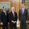 Le prince Felipe d'Espagne recevait le 10 février 2014 le secrétaire d'Etat américain Ray Mabus, au palais de la Zarzuela à Madrid.