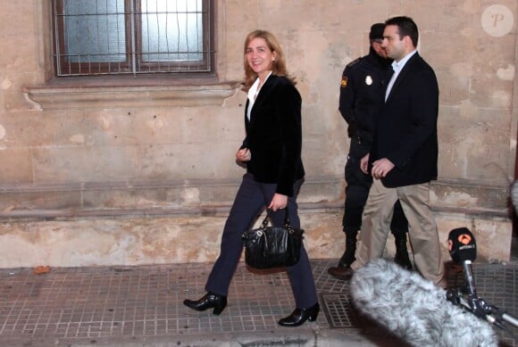 Cristina d'Espagne au tribunal de Palma de Majorque le 8 février 2014 pour être entendue par le juge José Castro dans le dossier Noos.