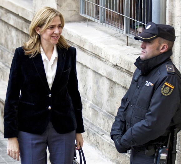 Cristina d'Espagne au tribunal de Palma de Majorque le 8 février 2014 pour être entendue par le juge José Castro dans le dossier Noos.